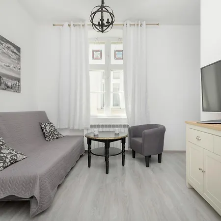 Z Parkingiem Tylko 8 Minut Spaceru Od Morza By Renters דירה