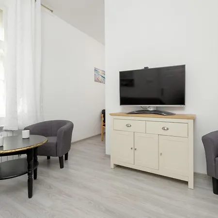 Z Parkingiem Tylko 8 Minut Spaceru Od Morza By Renters דירה סופוט