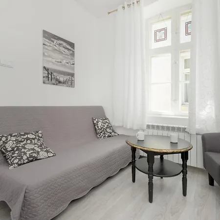 Z Parkingiem Tylko 8 Minut Spaceru Od Morza By Renters