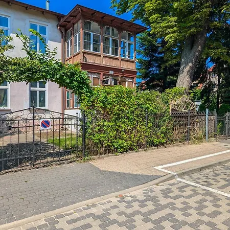 Z Parkingiem Tylko 8 Minut Spaceru Od Morza By Renters דירה